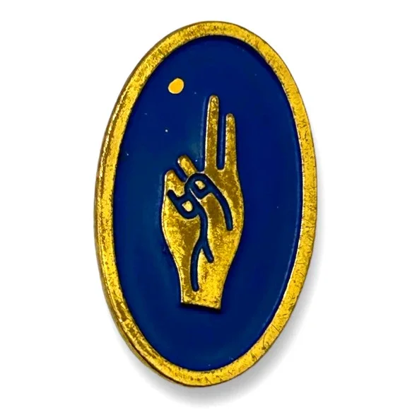 Vintage Girl Scouts Blue Enamel Pin Two-Finger Salute Brownies - Picture 1 of 3